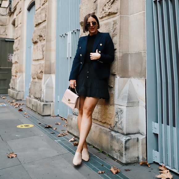 Meet your Posher, Andrea - Picture 7 of 15